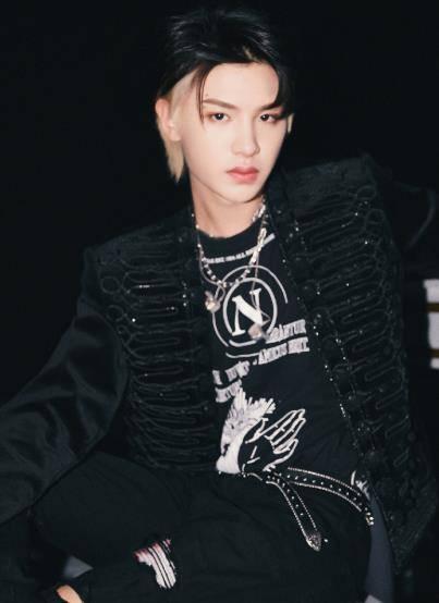 娱乐吃瓜黄明昊是谁