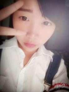 95后帅哥图片生活照,阳光帅气，尽显青春风采